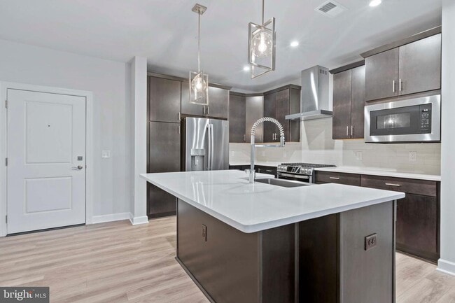 Building Photo - 3927 Fair Ridge Dr