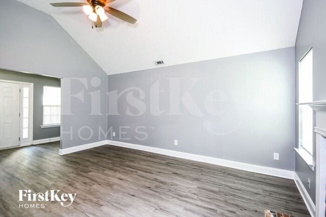 Building Photo - 5488 Latham Manor Dr