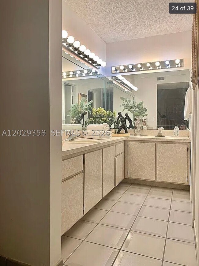 Building Photo - 5700 SW 127th Ave