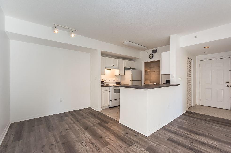 Building Photo - 5080 Fairways Cir