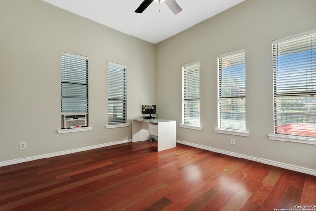 GUEST ROOM 2 - 321 Grove Ave