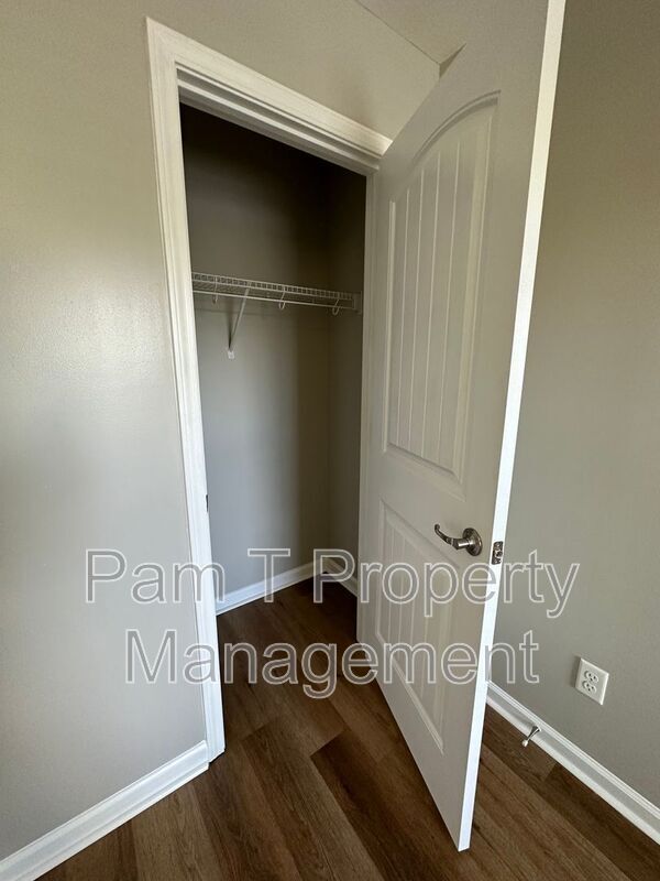 Building Photo - 106 Sonata Cir
