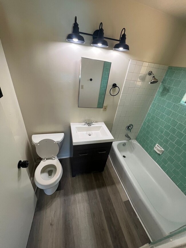 Building Photo - Oroville one bed one bath duplex for rent.