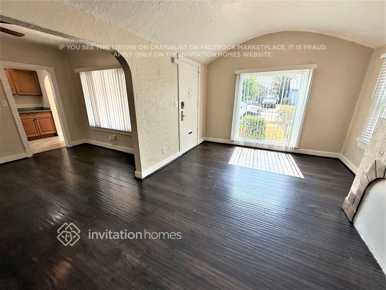 Building Photo - 6046 6th Ave