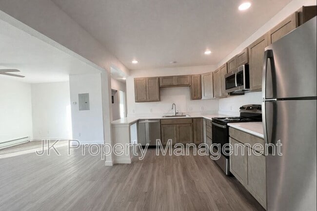 Building Photo - 3440 11th Ave S