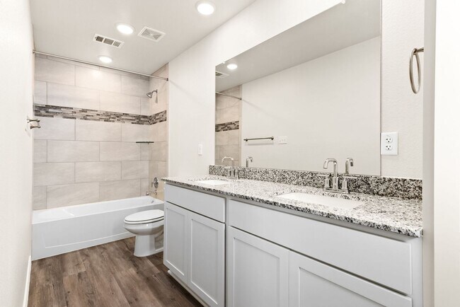 Building Photo - 305 Lost Trl