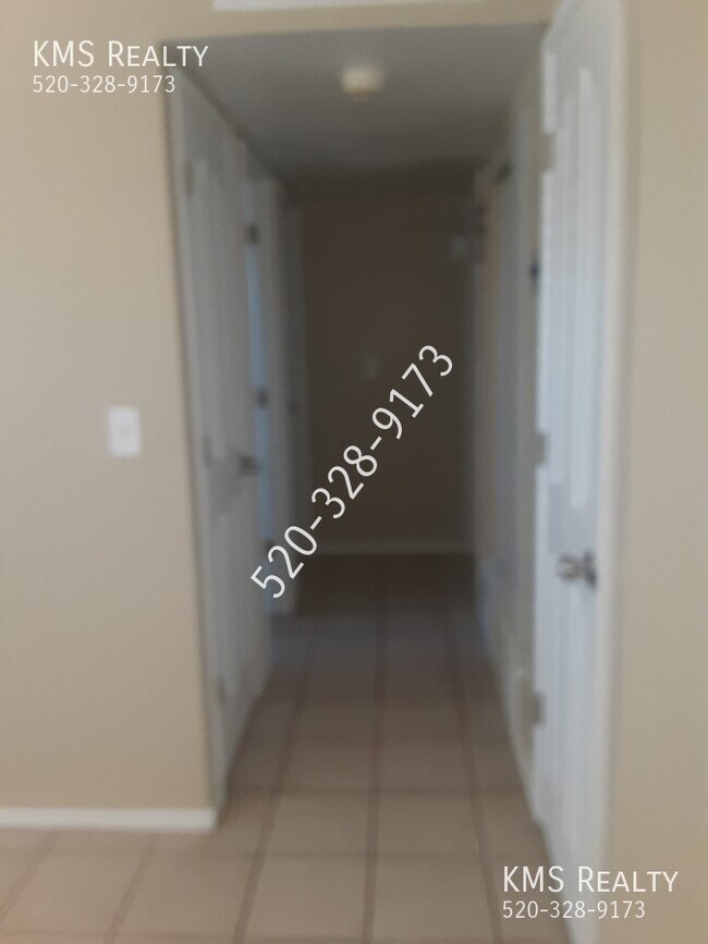 Building Photo - 7271 E Bellingham Dr