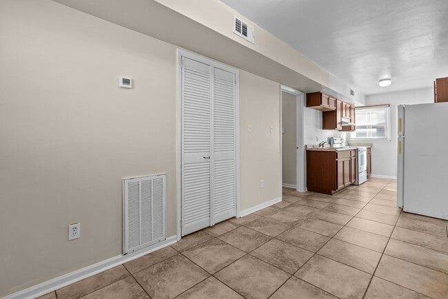 Building Photo - For Rent in Beautiful Chesapeake!