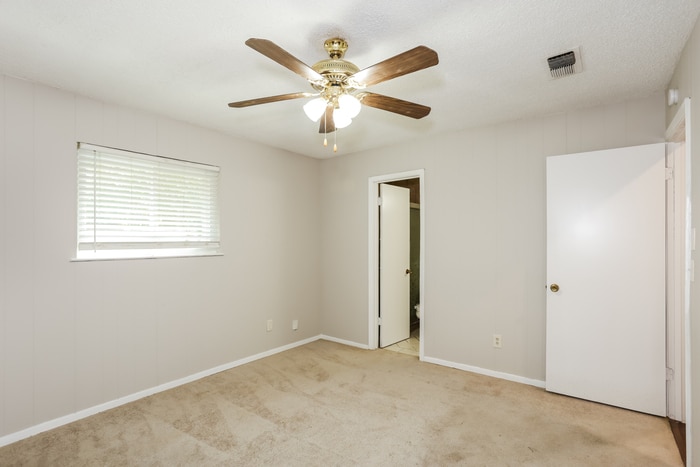 Building Photo - 441 NW Jayellen Ave