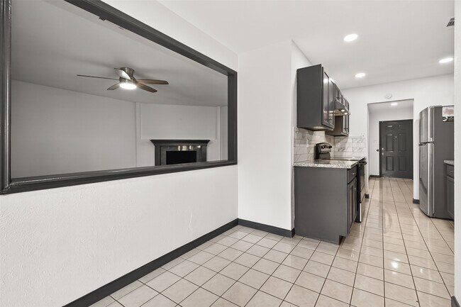 Building Photo - 6711 Vanlynn Ln