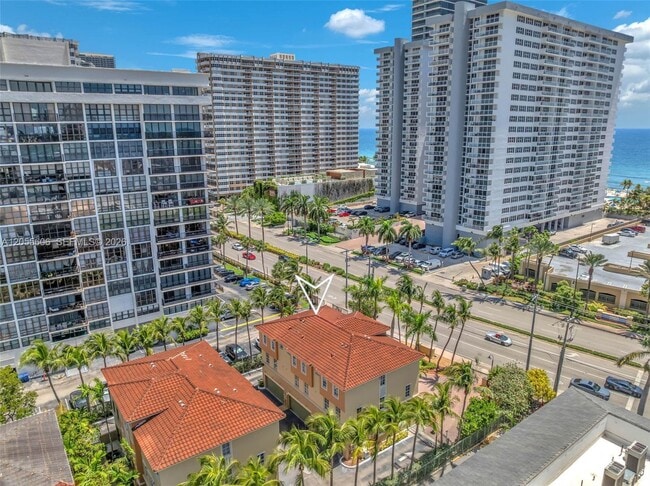 Building Photo - 2065 S Ocean Dr
