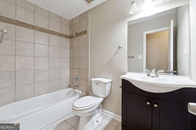 Building Photo - 4326 Dogwood Farms Dr