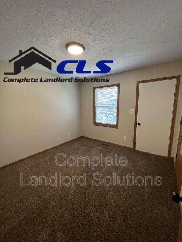 Building Photo - 1742 E Morgan Dr