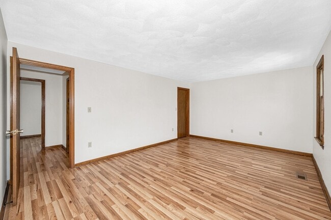 Building Photo - 280 Apache Way