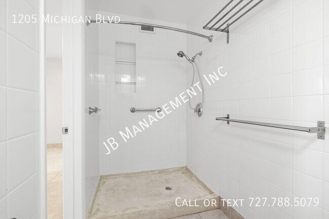 Building Photo - 1205 Michigan Blvd