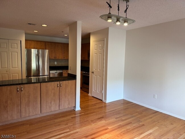 Building Photo - 16 Buchanon Ct