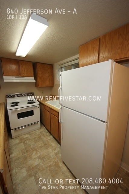 Building Photo - Spacious 1 Bedroom Apartment With Off-Stre...