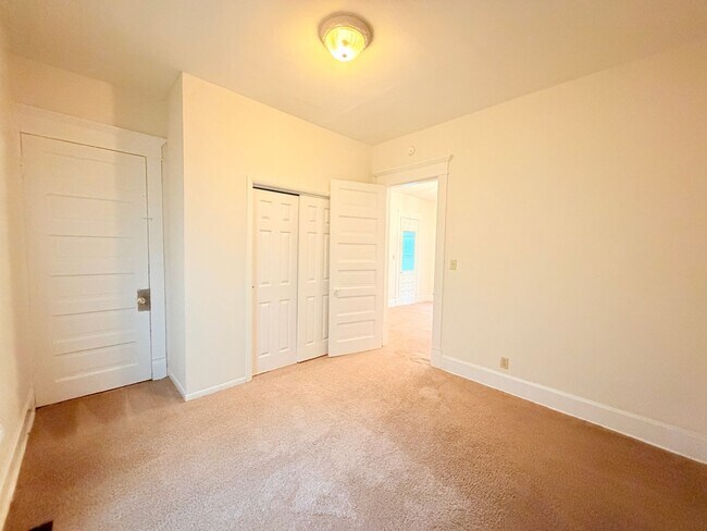 Building Photo - 71 N Warman Ave