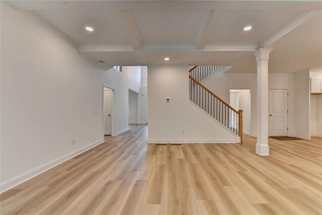 Building Photo - 9135 Fox Trail Ln