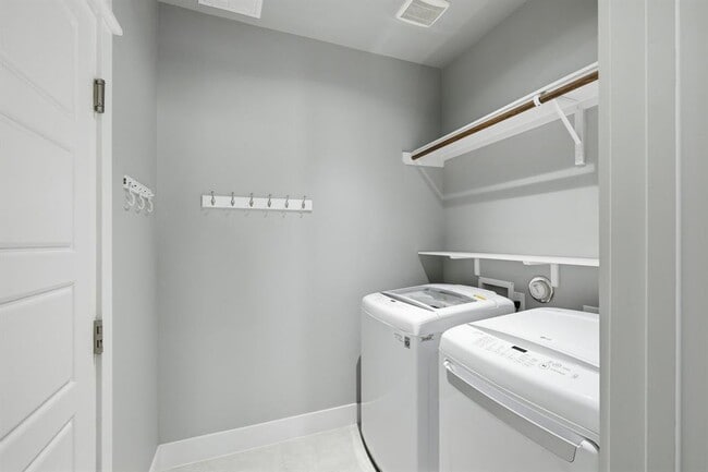 Building Photo - 13701 Ronald Reagan Blvd