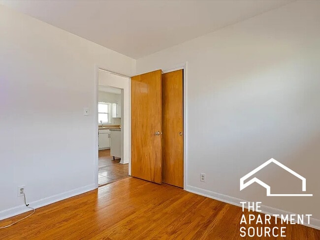 Building Photo - 4538 Dempster St