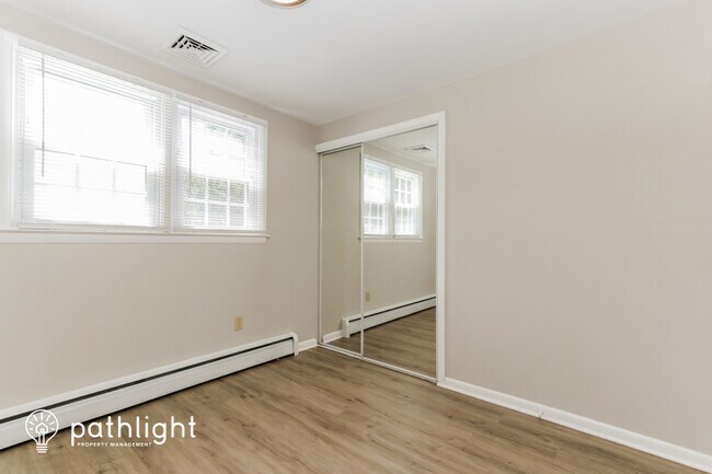 Building Photo - 1526 Telegraph Rd