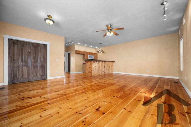 Building Photo - 1543 S Tuscany Ct