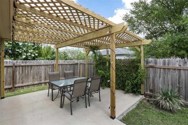 Building Photo - 1721 Anise Dr