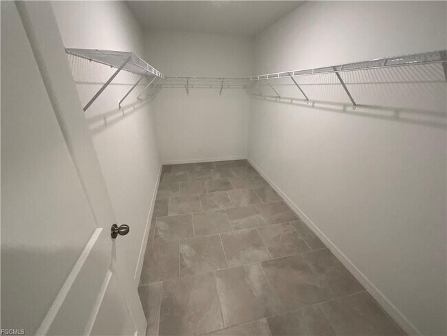 Building Photo - 3850 Treasure Oak Wy