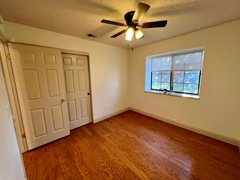 Building Photo - 6024 Billabong Ct