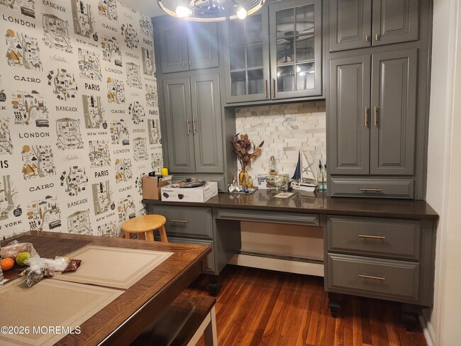 Building Photo - 304 South St