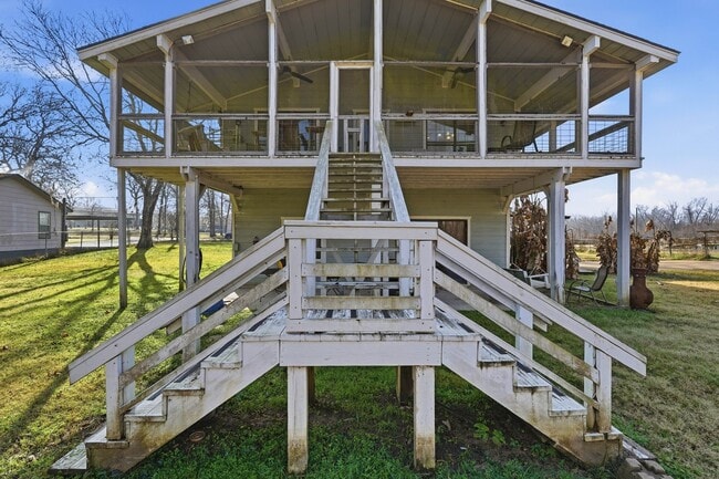 Building Photo - 360 S Lakeside Dr