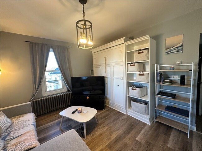 Building Photo - 49 E Bowery St