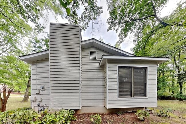 Building Photo - 464 Ridgemont Dr