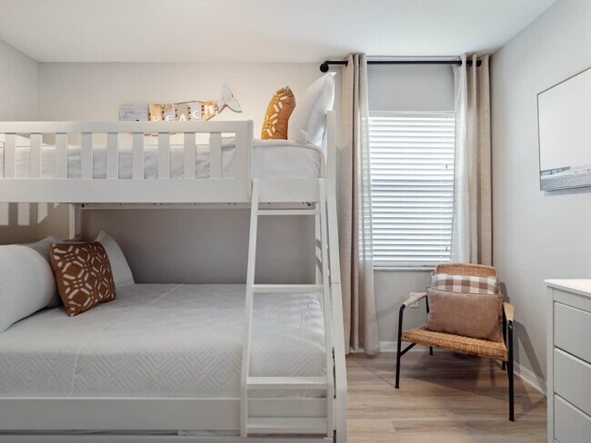 Building Photo - 6 Clinton Ct N