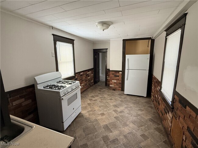 Building Photo - 3672 E 48th St