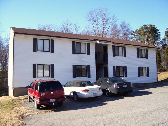 Building Photo - 114 Taft St