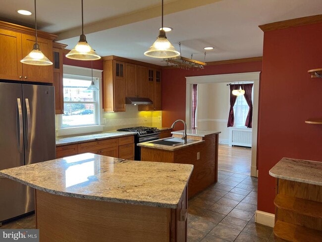 Building Photo - 2237 N Wakefield St