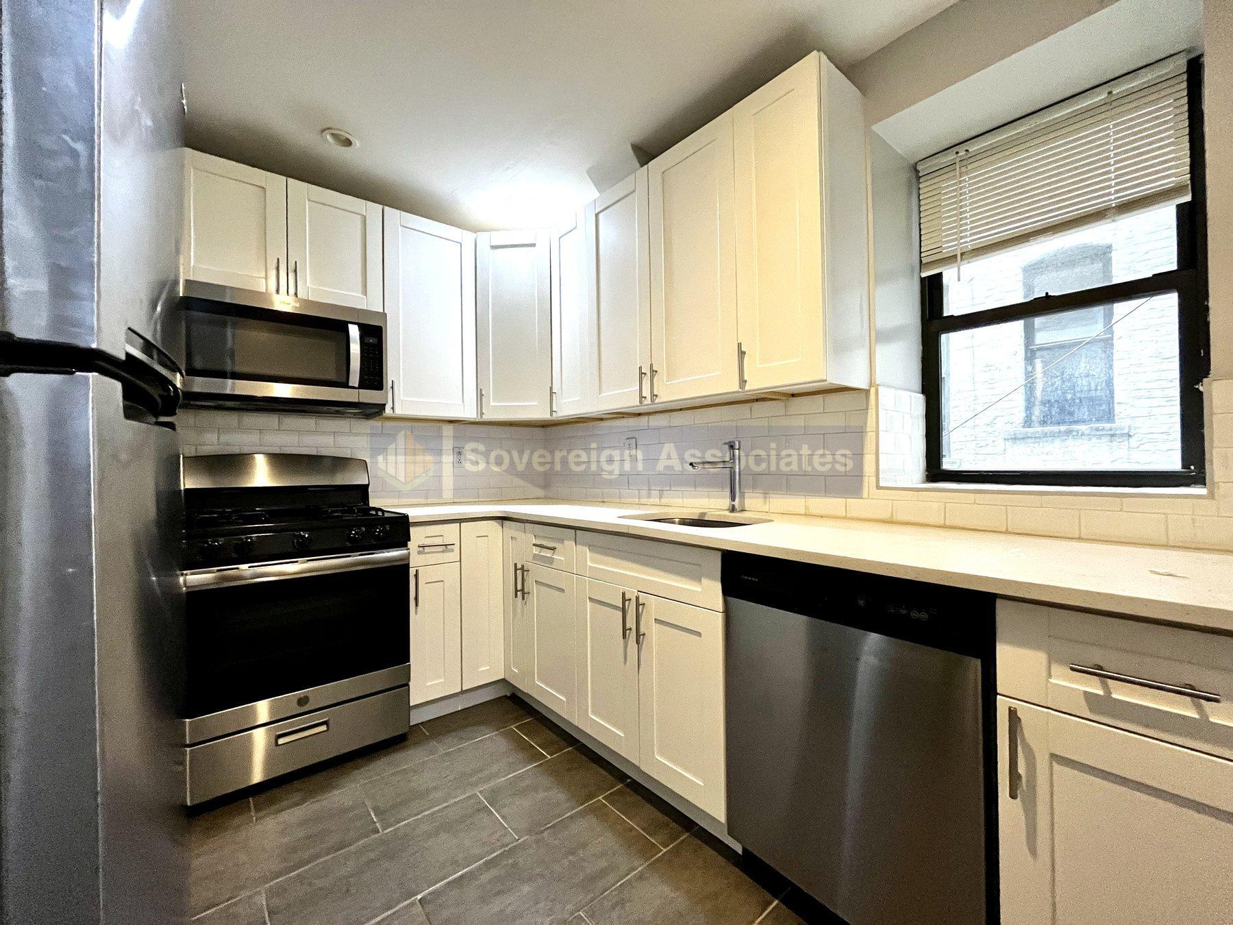 Building Photo - 539 W 156th St