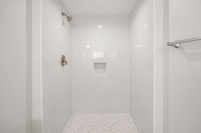 Building Photo - 6619 Maybank Dr