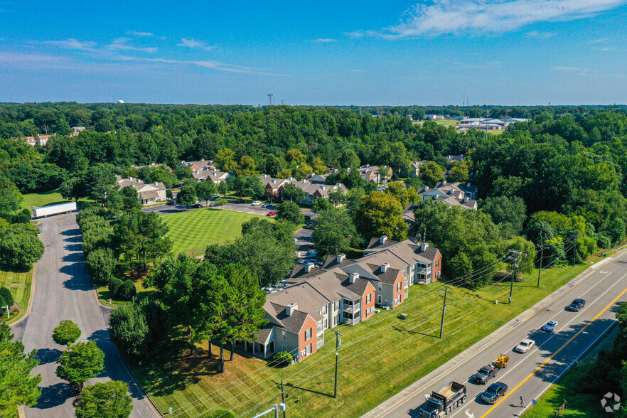 Aerial Photo - Cross Creek Apartments