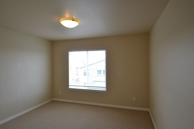 Building Photo - 5079 Farris Creek Ct
