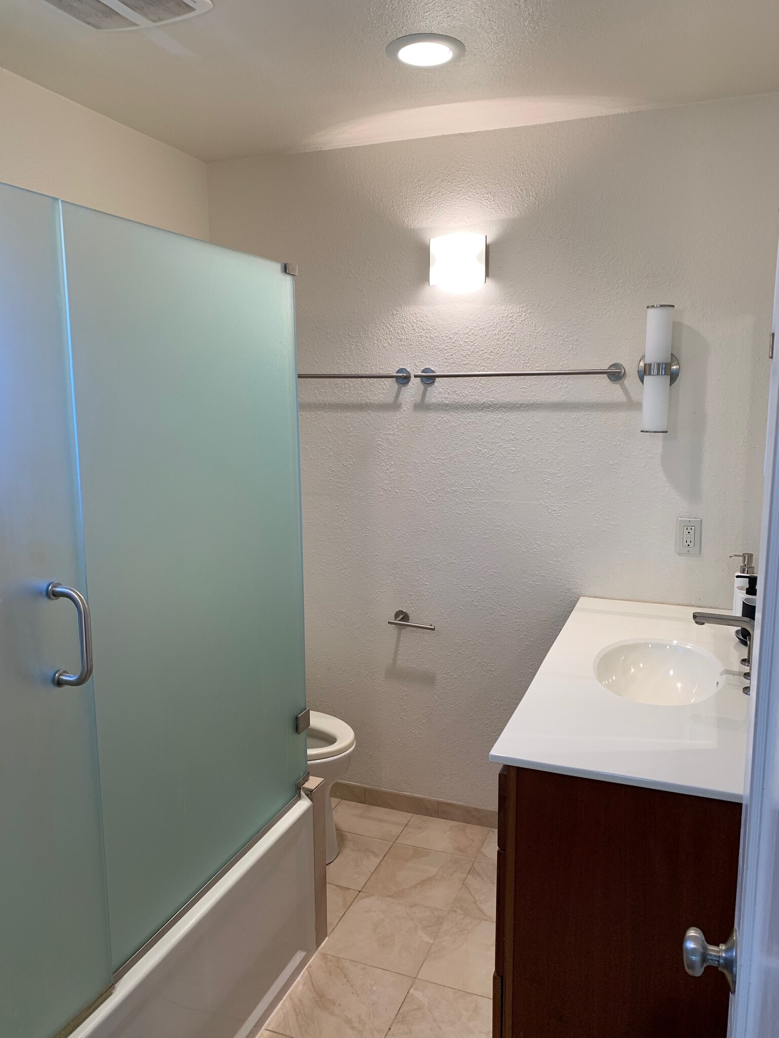 Bathroom, 2nd floor - 1635 Derby St