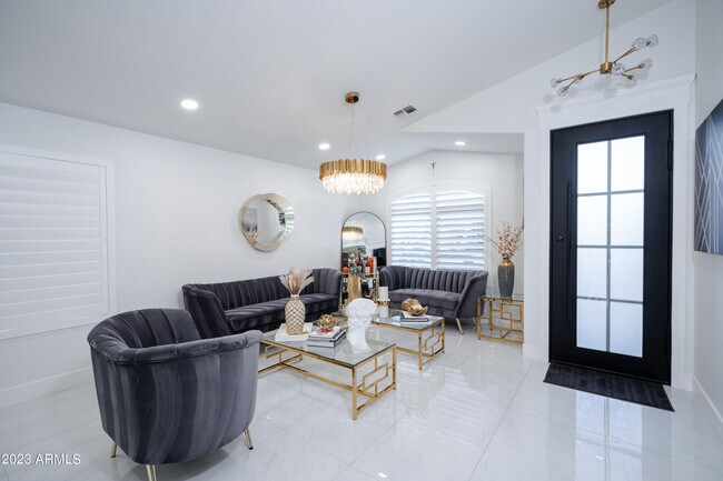 Building Photo - 2257 W Roy Rogers Rd