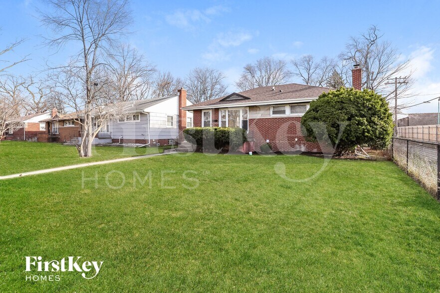 Building Photo - 461 Clyde Ave