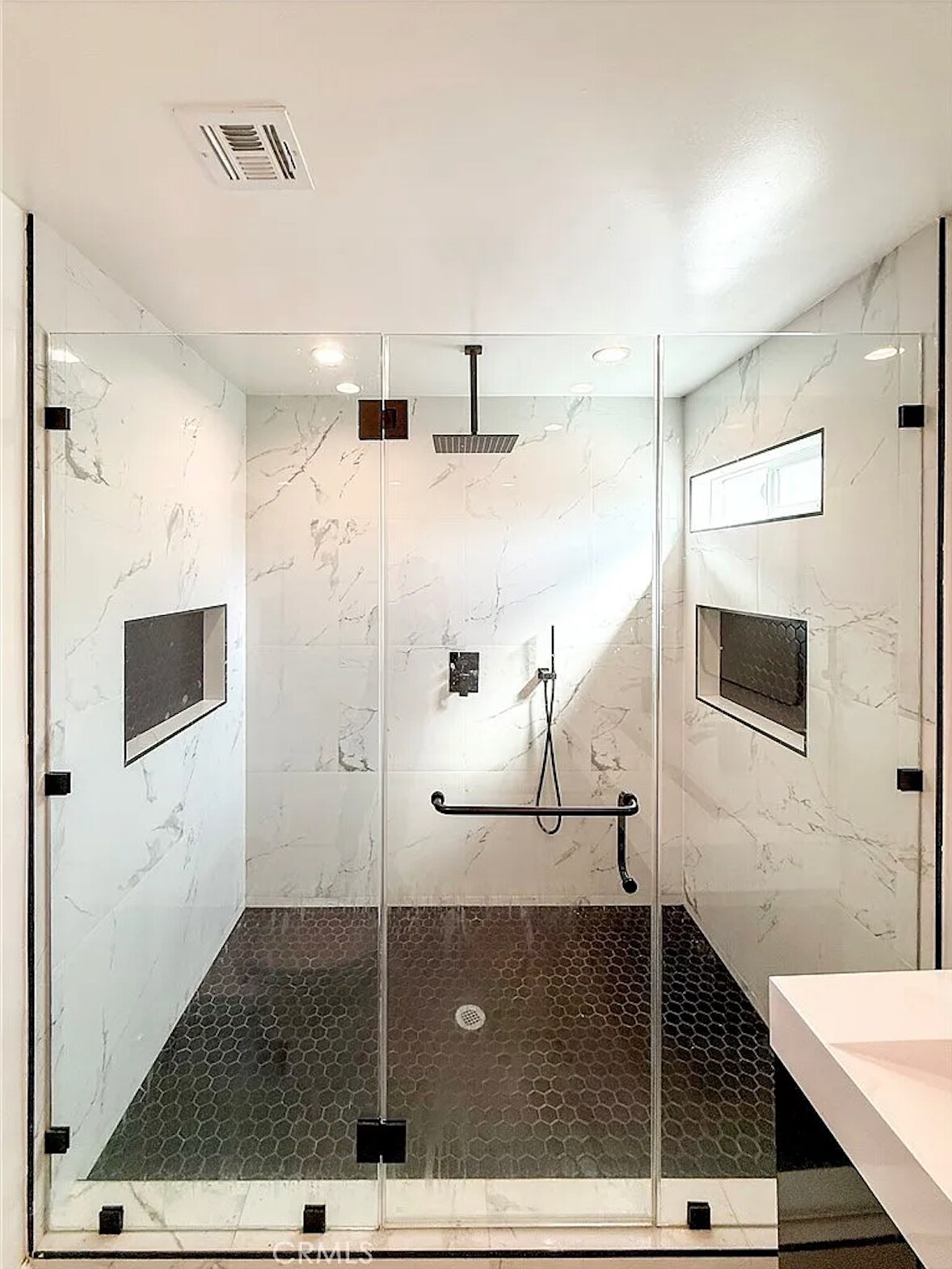 Building Photo - 10430 Densmore Ave