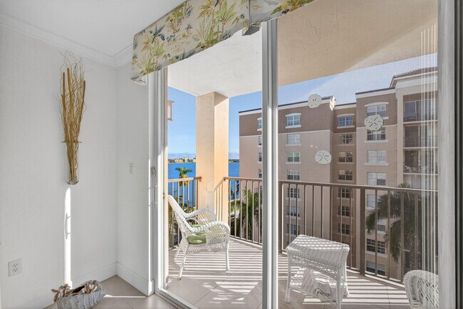 Building Photo - 1801 N Flagler Dr