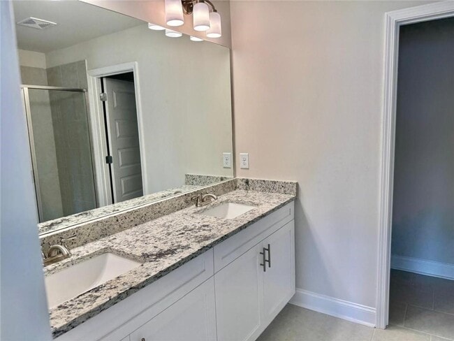 Building Photo - 589 Fundao Ln
