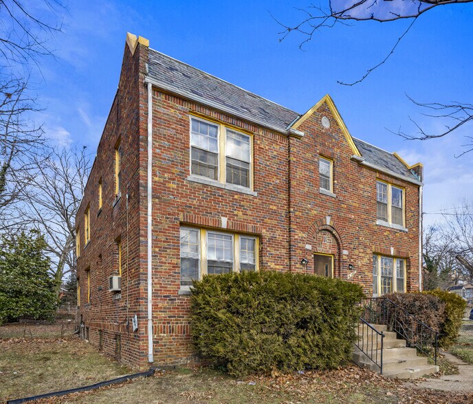 Building Photo - 4348 Southern Ave SE