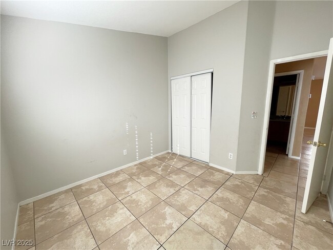 Building Photo - 3737 White Quail Ct